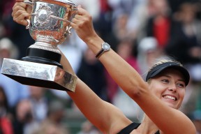 莎拉波娃在拜仁比赛中大胜，势不可挡引发热议！的简单介绍